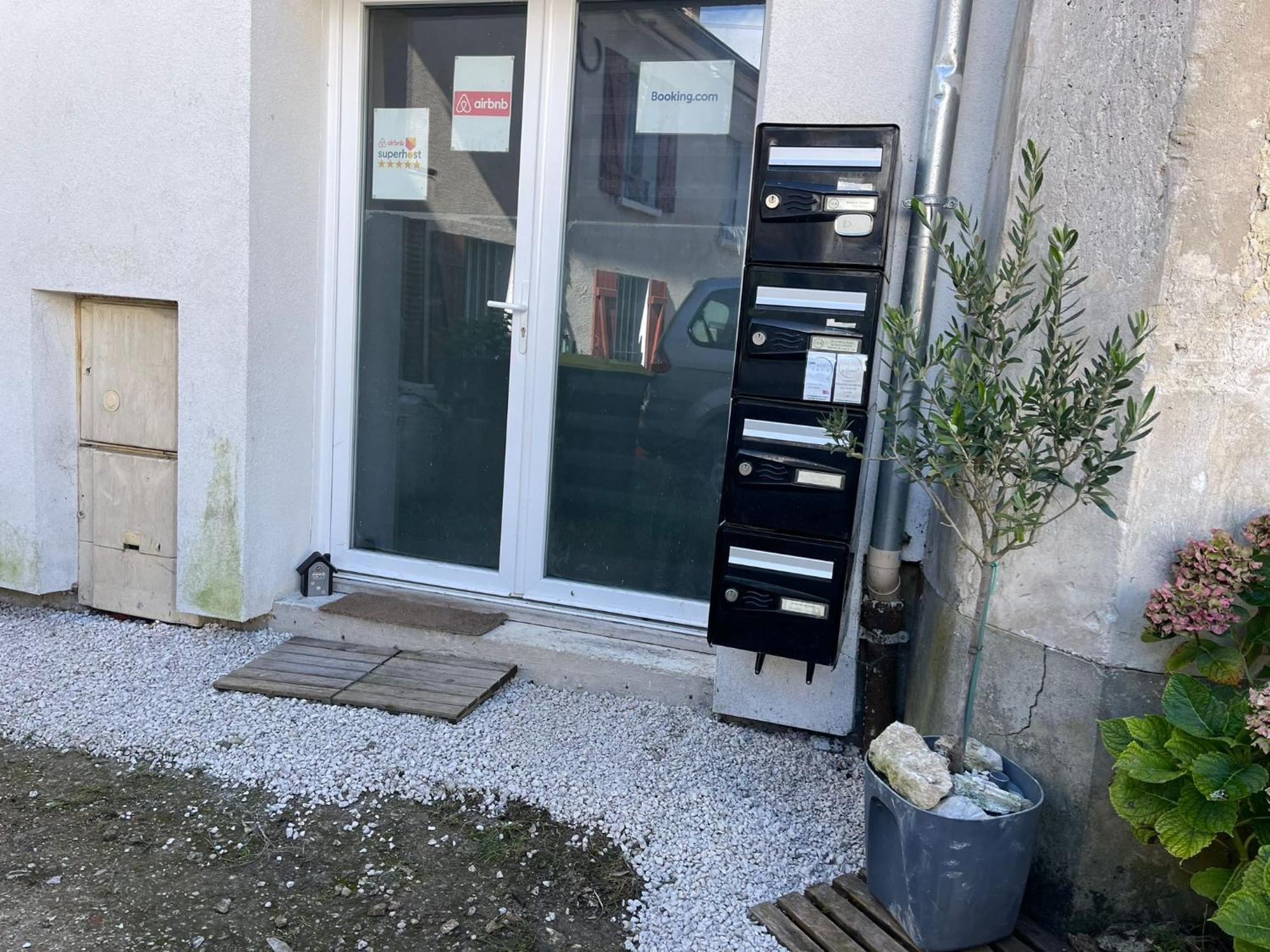 Appartement Villiers Sur Morin Proche De Disneyland 外观 照片